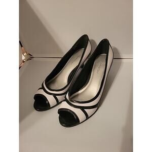 8.5 Covington Black And White Heels